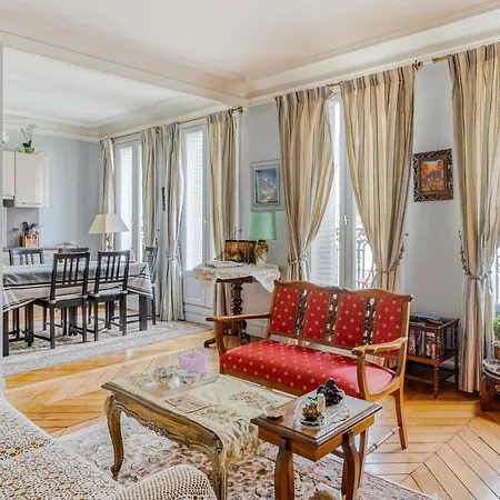 Haussmannien - 3 Pieces Avec Balcon * باريس