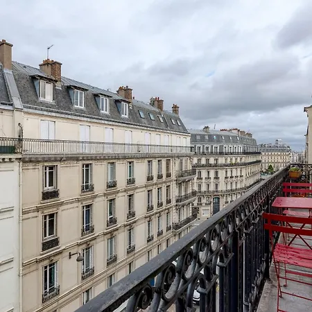 Haussmannien - 3 Pieces Avec Balcon باريس
